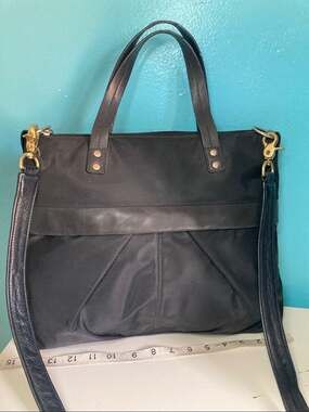 Banana Republic Black Nylon Large Leather Trim Laptop Bag 2007 Travel Crossbody